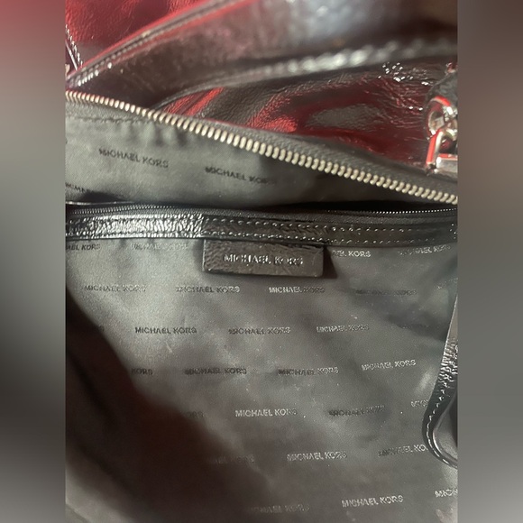 Authentic Michael Kors Purse!!! #0159 - Picture 6 of 9